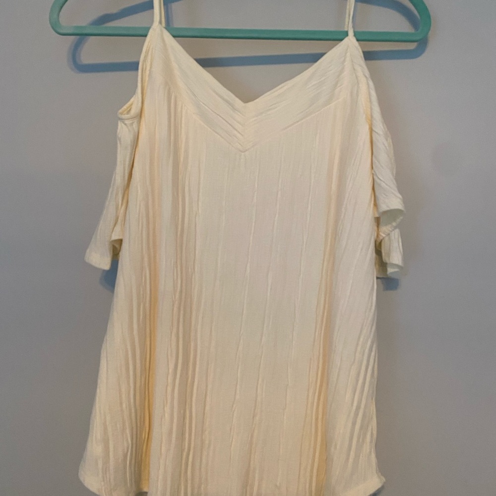 Off the shoulder short sleeve blouse